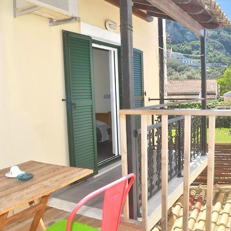 Holiday Studio Apartments Yannis On Agios Gordios Beach In Corfu エクステリア 写真