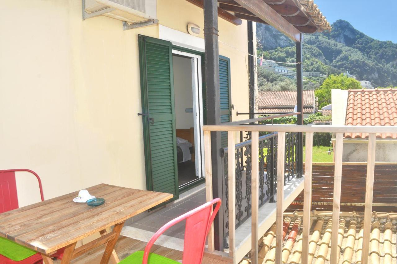 Holiday Studio Apartments Yannis On Agios Gordios Beach In Corfu エクステリア 写真