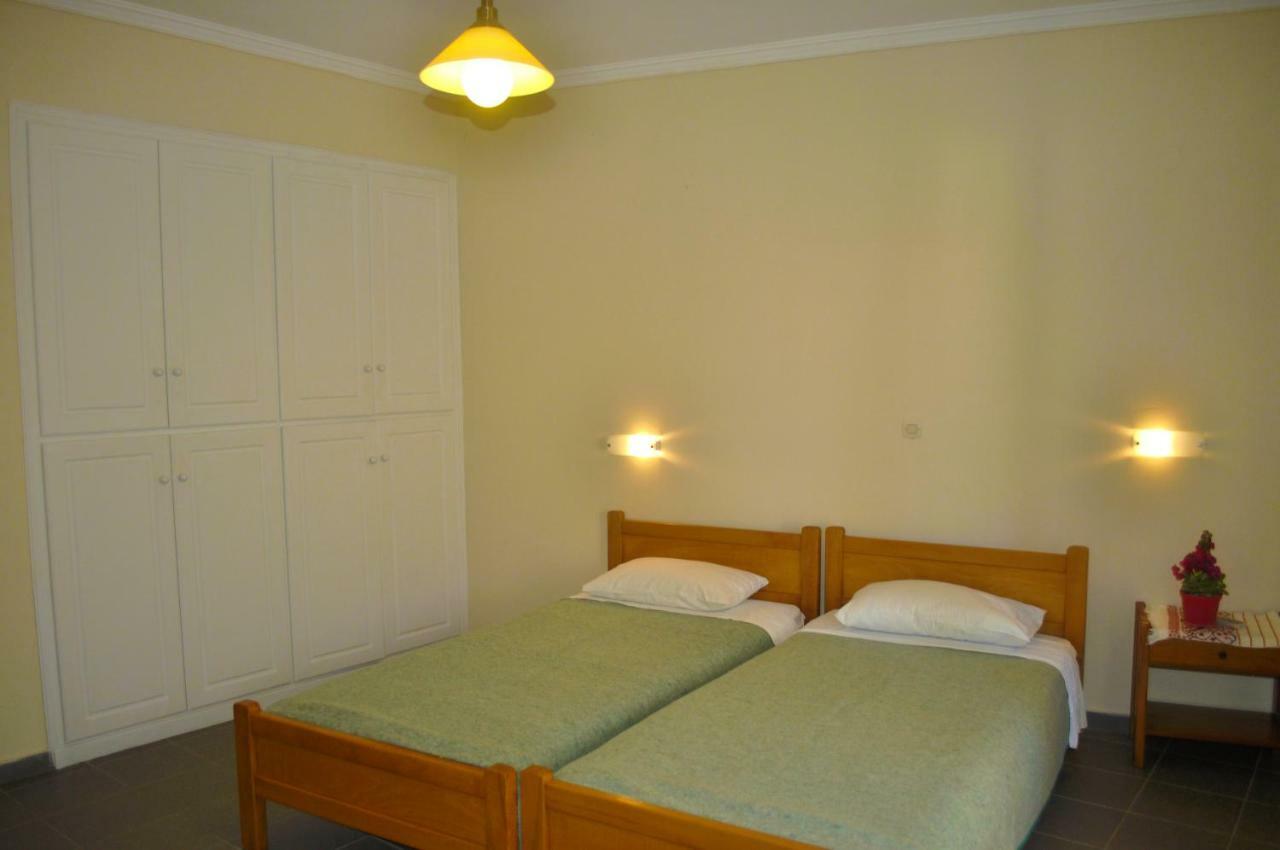 Holiday Studio Apartments Yannis On Agios Gordios Beach In Corfu エクステリア 写真