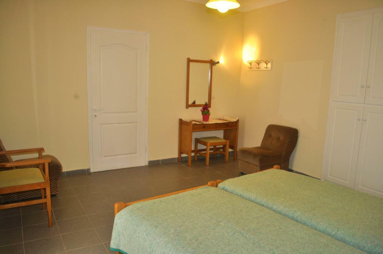 Holiday Studio Apartments Yannis On Agios Gordios Beach In Corfu エクステリア 写真