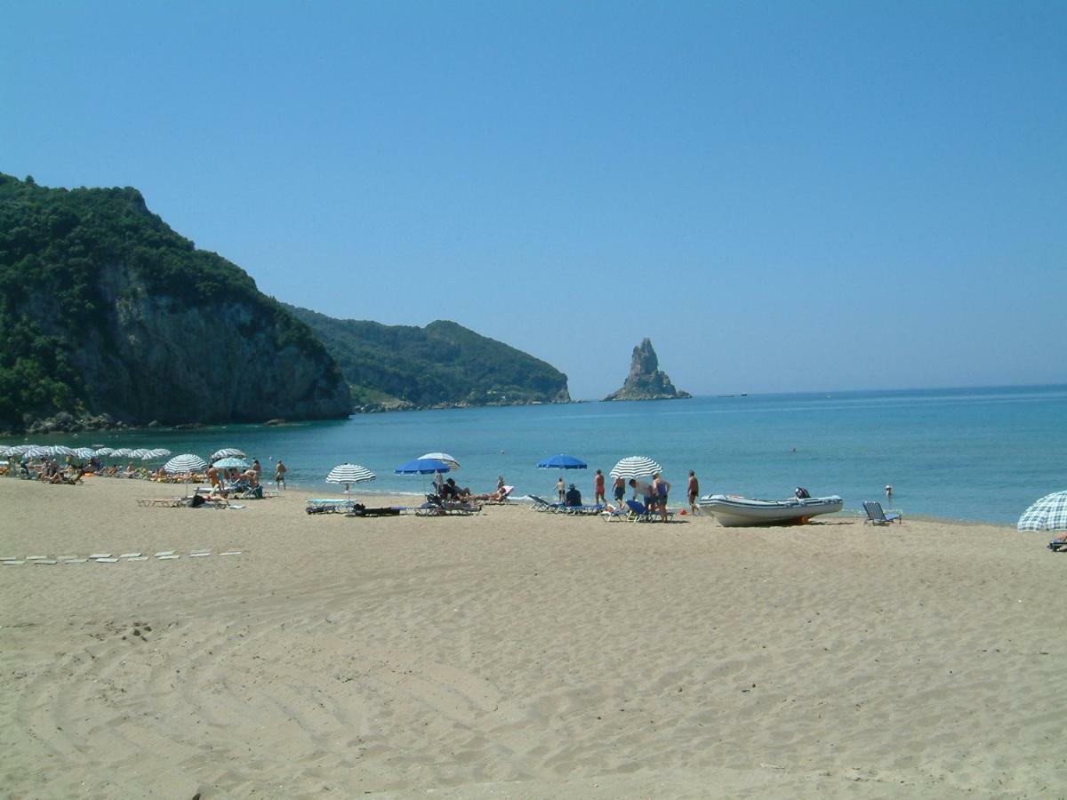 Holiday Studio Apartments Yannis On Agios Gordios Beach In Corfu エクステリア 写真