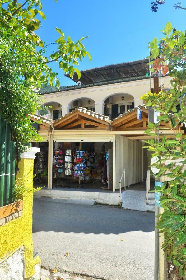 Holiday Studio Apartments Yannis On Agios Gordios Beach In Corfu エクステリア 写真